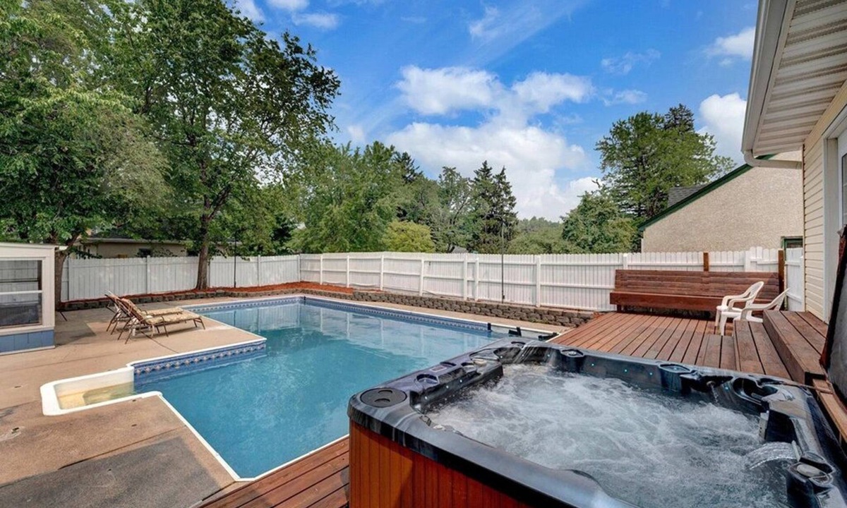 Brooklyn Center House | Twin Cities Retreat - Hot tub, Pool, Games and more