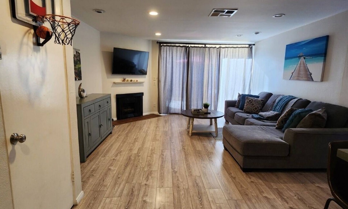 Harbor House | Two Bedroom Townhouse Lakewood, Ca with fireplace, pool, jacuzzi