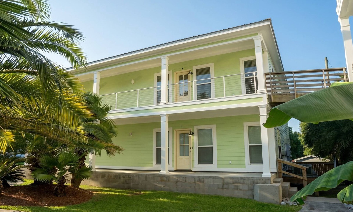 Kreole Apartment | Ultimate Group Stay · 2 Full Apts · 6BR · Parking