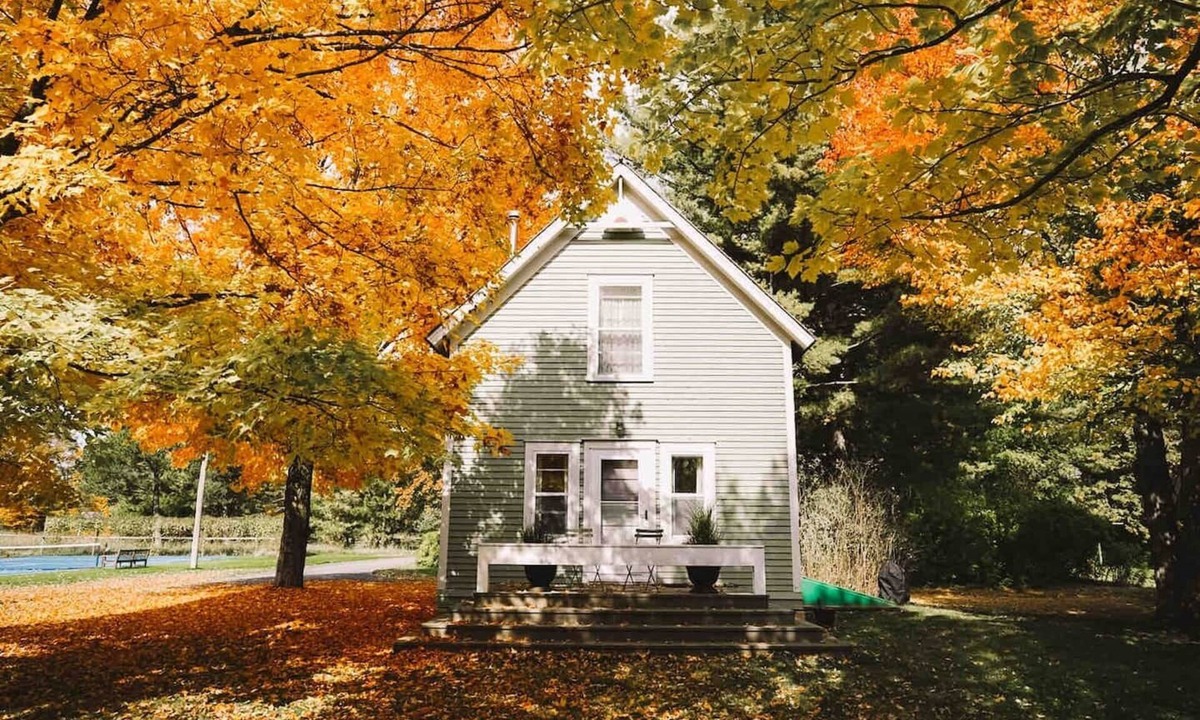 Almelund Cottage | Unity Farm-The Cottage/tennis court/river access