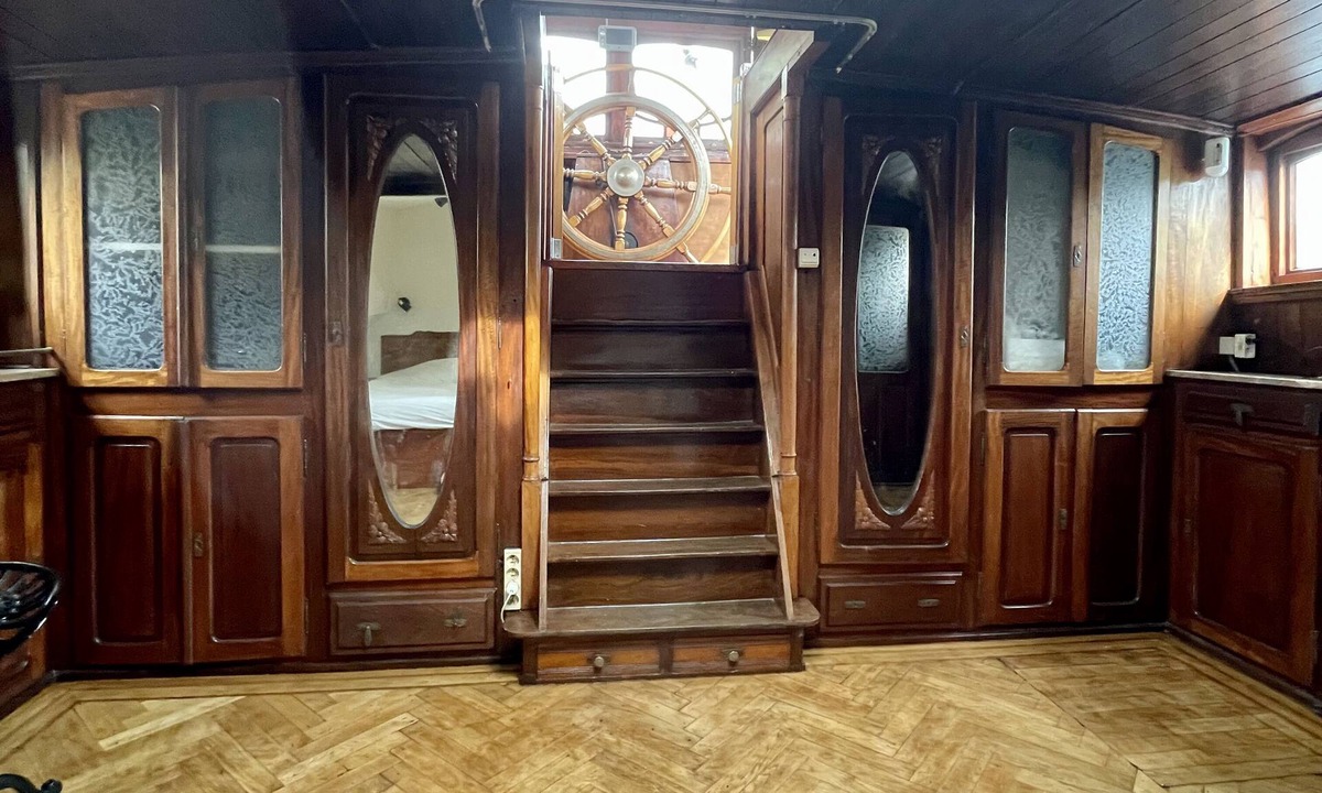 Republique–Point-du-Jour House | Unusual accommodation with 1930s charm