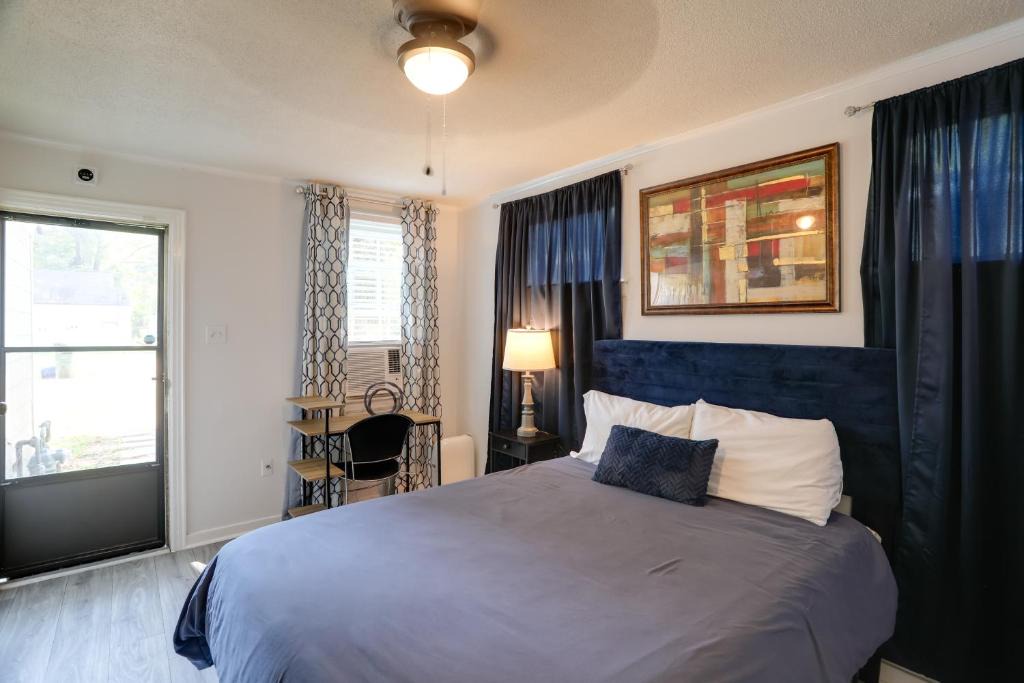 Greenwood Apartment | Updated & Cozy Studio in North Greenwood!