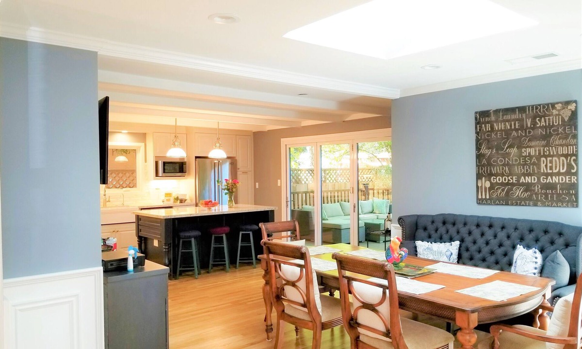St. Helena House | Updated Home With Hot Tub In The Heart Of St. Helena Permit #STR26-005.