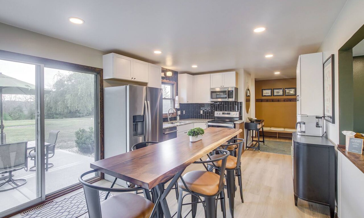 Plymouth Cottage | Updated Plymouth Home ~ 5 Mi to Road America!
