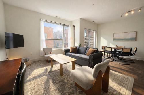 Yankee Hill Apartment | Upscale Apartment Near Lake Michigan · Sleeps 6-7