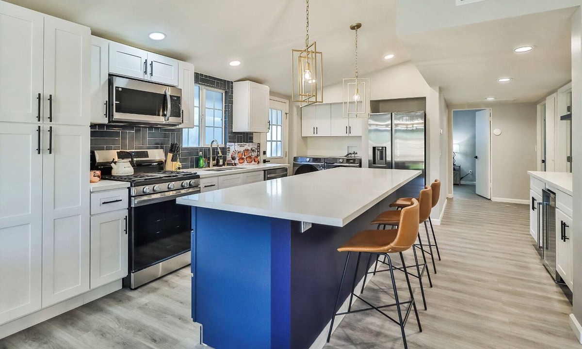 Canoga Park House | Valley home Garden Grove & Restoration Relocation