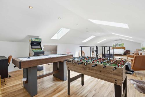 Van Nuys House | Van Nuys Home Sauna Game Room Sleeps 8 Colby & Conrad