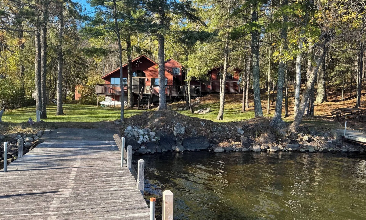 Cook Cabin | Vermilion Lakeside Cabin w/Sauna, 2 Docks, AC, Fast Wifi, EV Charger and Kayaks