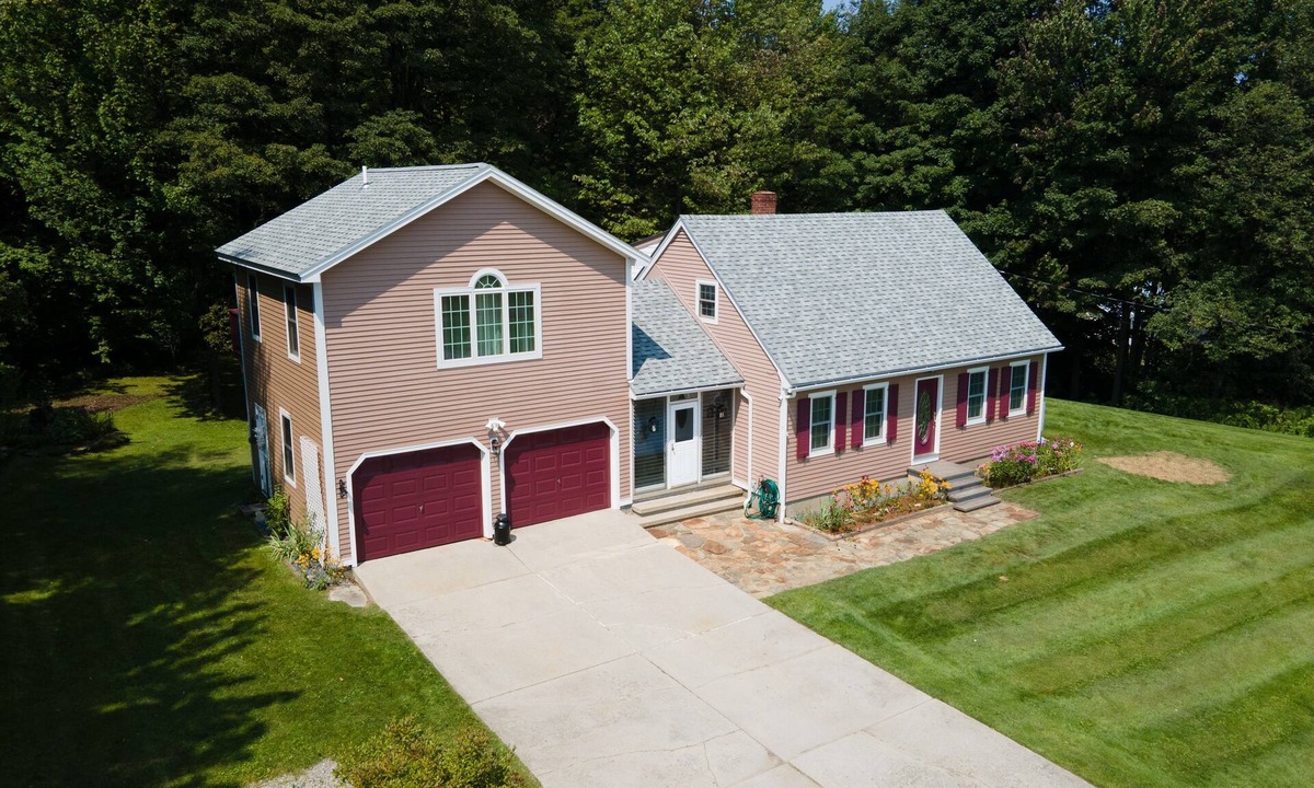 Whitingham House | Vermont Summer Getaway Fire Pit, Yard Games, Near Lake Sleeps 11
