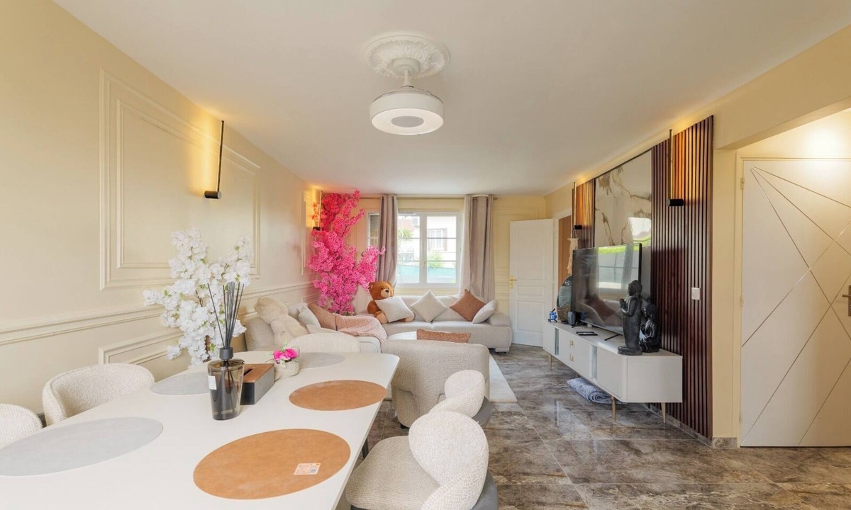 Goussainville Cabin | Villa layra Upscale haven of peace