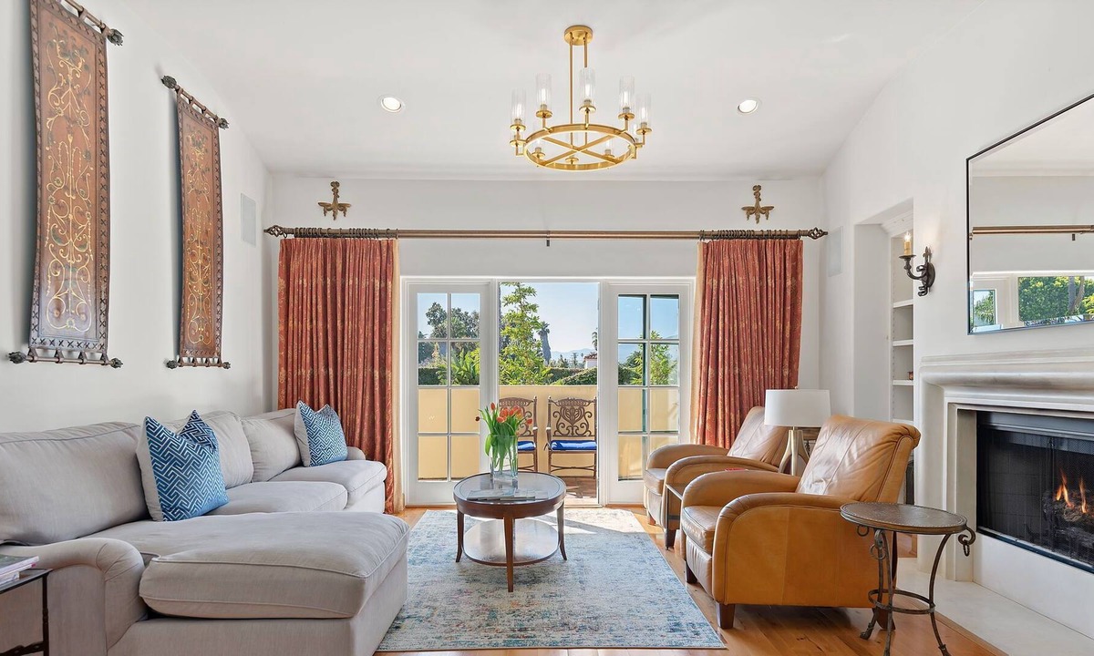 West Beach House | Villa Portofino - Downtown Condo
