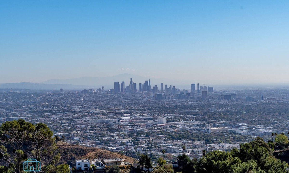 Hollywood Hills West House | Voted "Best Jet Liner Views" in LA Dogs Ok