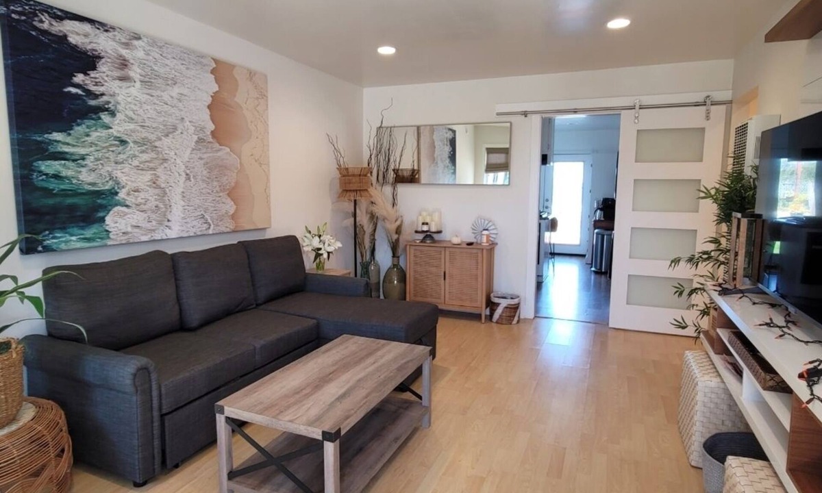 Oxnard House | Walk to Beach - 2 bed/1 bath unit located in The Dunes