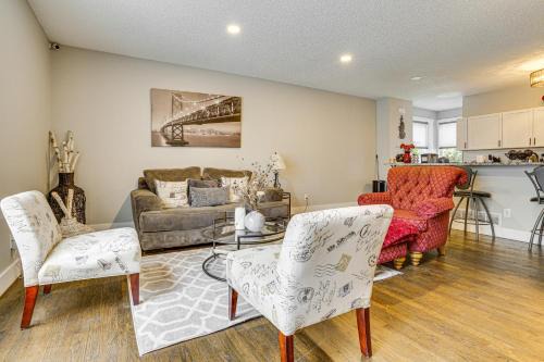 Whittier House | Walk to Bites & Whittier Park: Uptown Getaway!