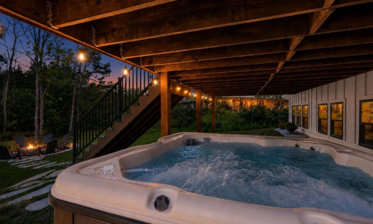Sister Bay House | Walk to Sister Bay | Fireplace, Ping Pong & Spacious Retreat