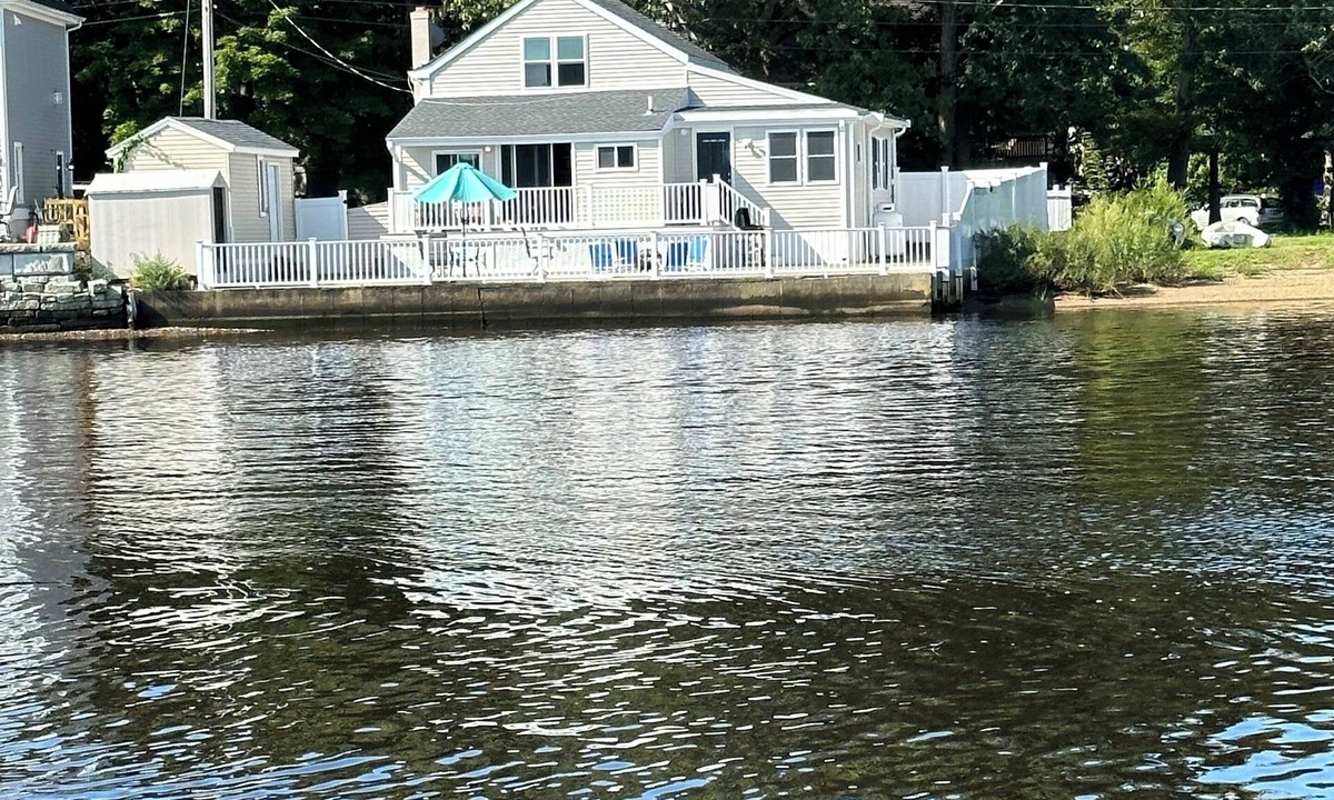 Dighton House | Water's Edge Cottage Experience serenity at our sweet, tranquil waterfront home!