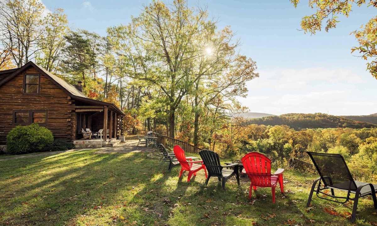 Paw Paw Cabin | Waterfront cabin w/workspace & BBQ grill