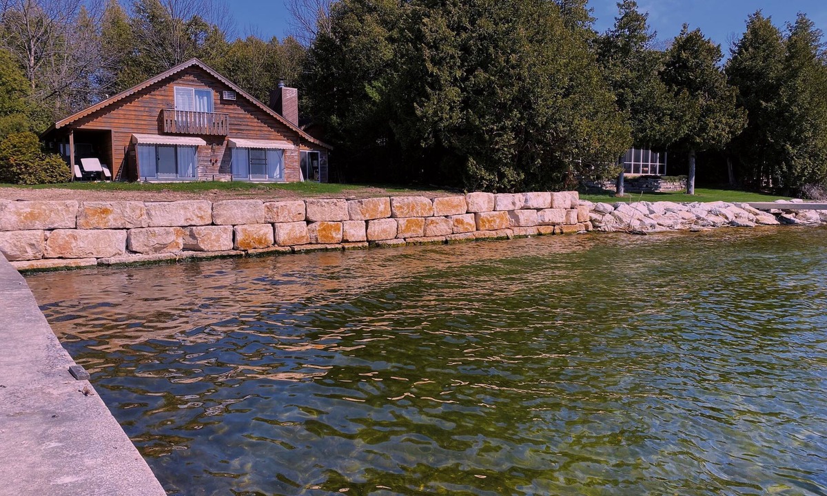 Sister Bay House | Waterfront & Dock, Walking Distance To Downtown!