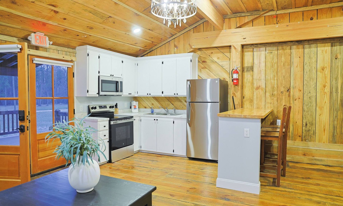 Brandon Cabin | Waterfront w/Fireplace Cozy Retreat
