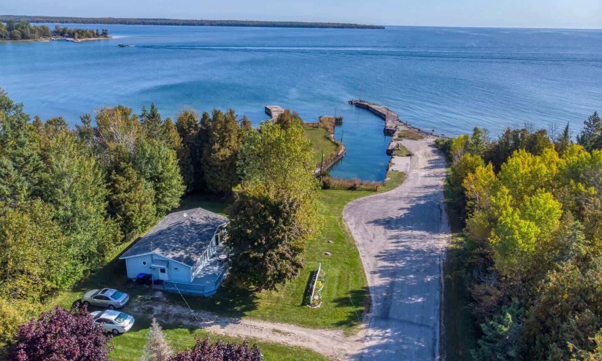 Ellison Bay Cottage | Waters End Cottage: Lake Michigan Waterfront