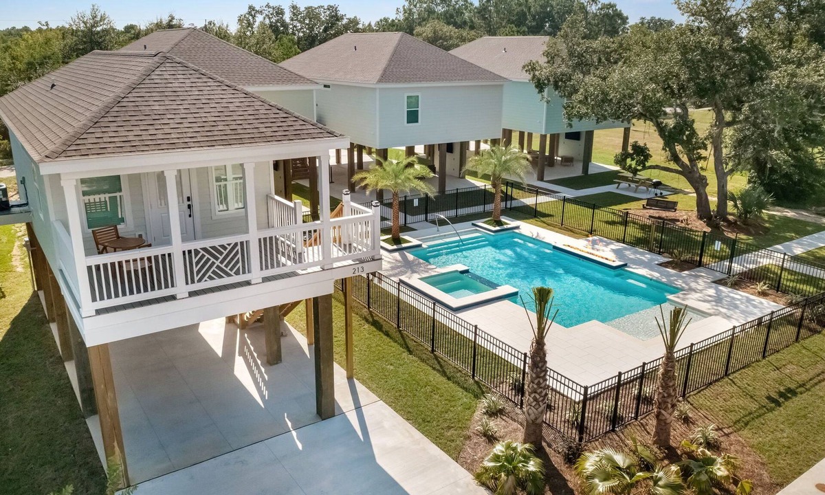 Waveland House | Waveland Beach Cottage 213