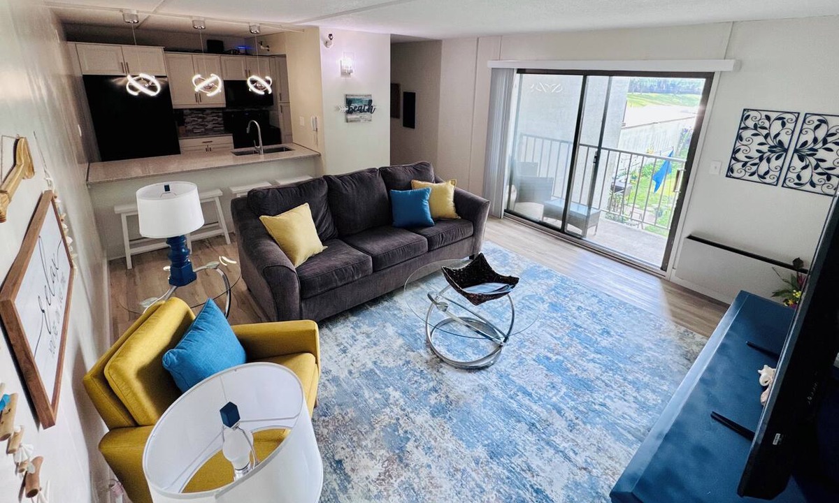 Clear Lake Condo | Welcome to your ultimate Clear Lake Get away!