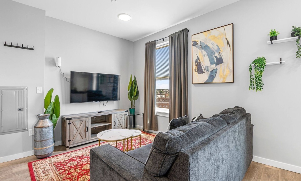 Everett Apartment | Welcoming 1BR Near Encore Boston pnln