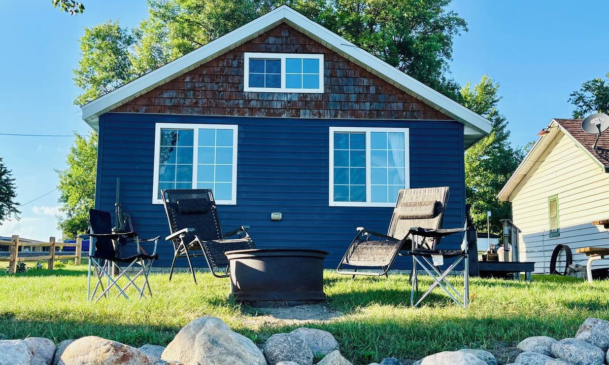 Pelican Rapids Cabin | Where new meets the great outdoors! Renovated cabin with bonus bunkhouse cabin!