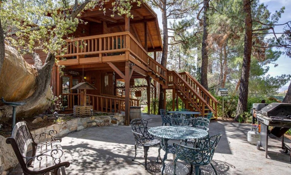 Kernville Hotel | Whispering Pines Lodge