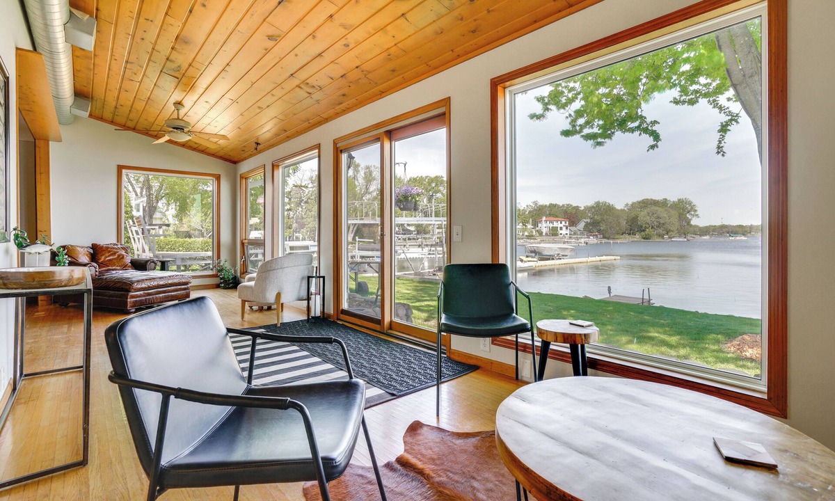 White Bear Lake House | White Bear Lake Lakehouse w/Dock & Paddleboards
