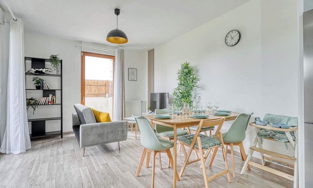 Chessy Apartment | Whole Apartment : Apartment in Residence - Montévrain, France