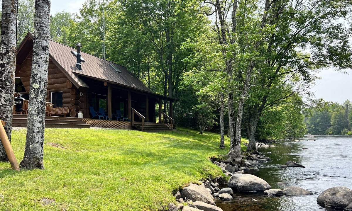 Goodman Cabin | Wisconsin log cabin: Beautiful, private, & on ATV trails along Peshtigo River