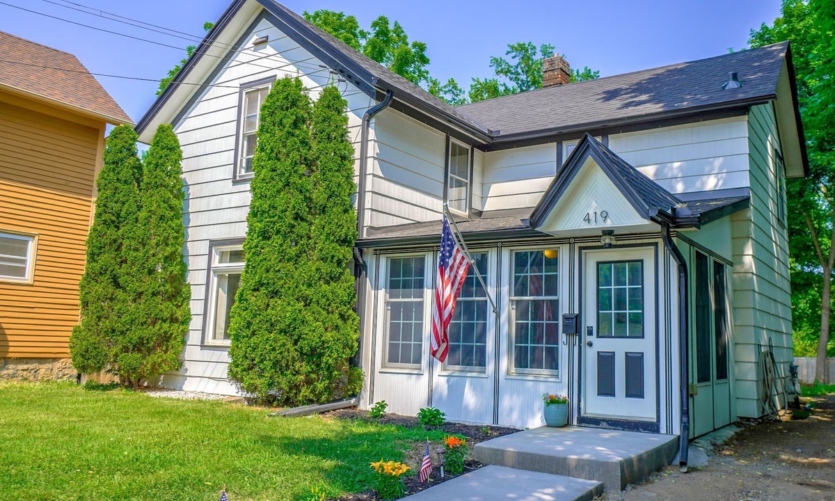 Stillwater House | Within walking distance to your favorite local amenities!