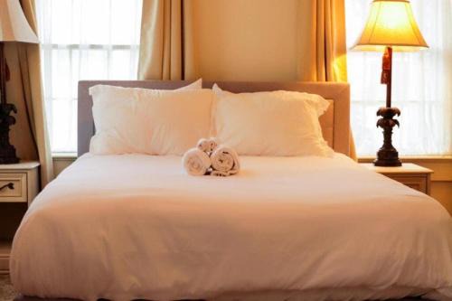 Downtown House | Work Crew Haven: Spacious Corporate Lodging