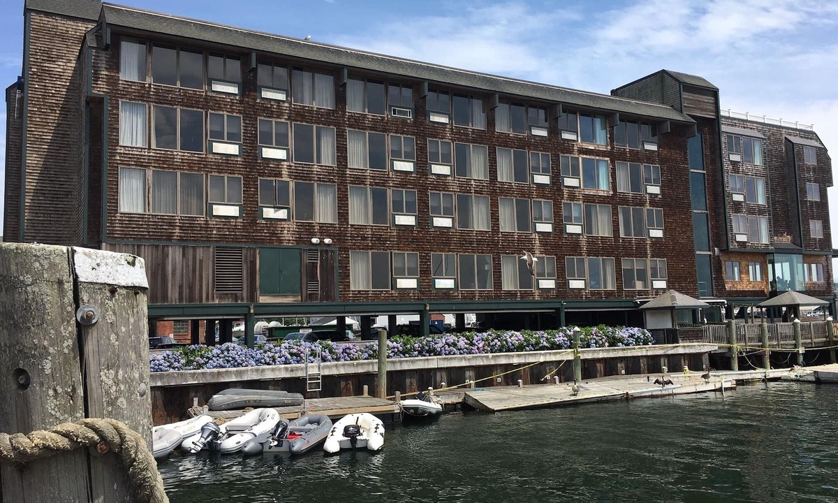 The Point Resort | Wyndham Inn on Long Wharf ~ Downtown Newport Harborfront, One Bedroom with Views