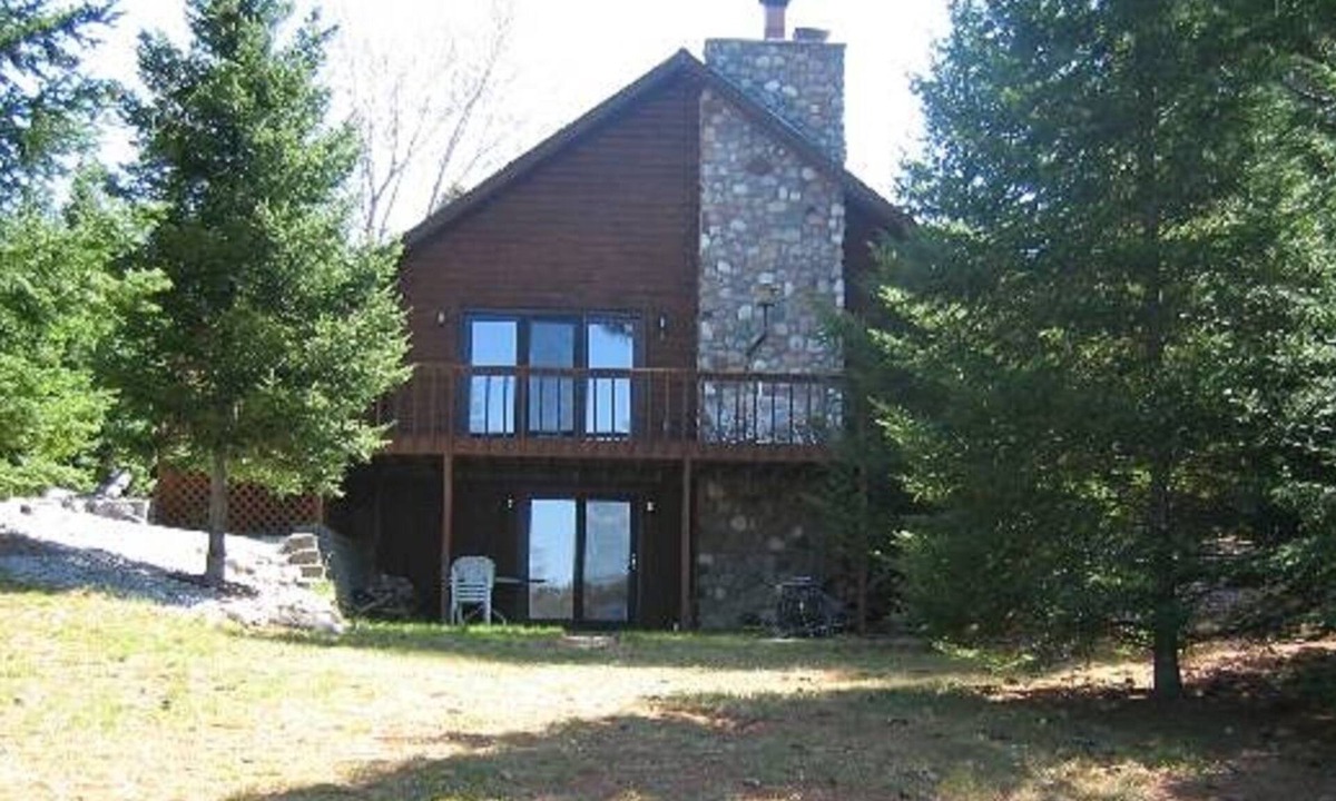 Eagle River Cabin | Yr round 3 Level Lodge in Eagle River/Sugar Camp WI-Fishing Boating Snowmobiling
