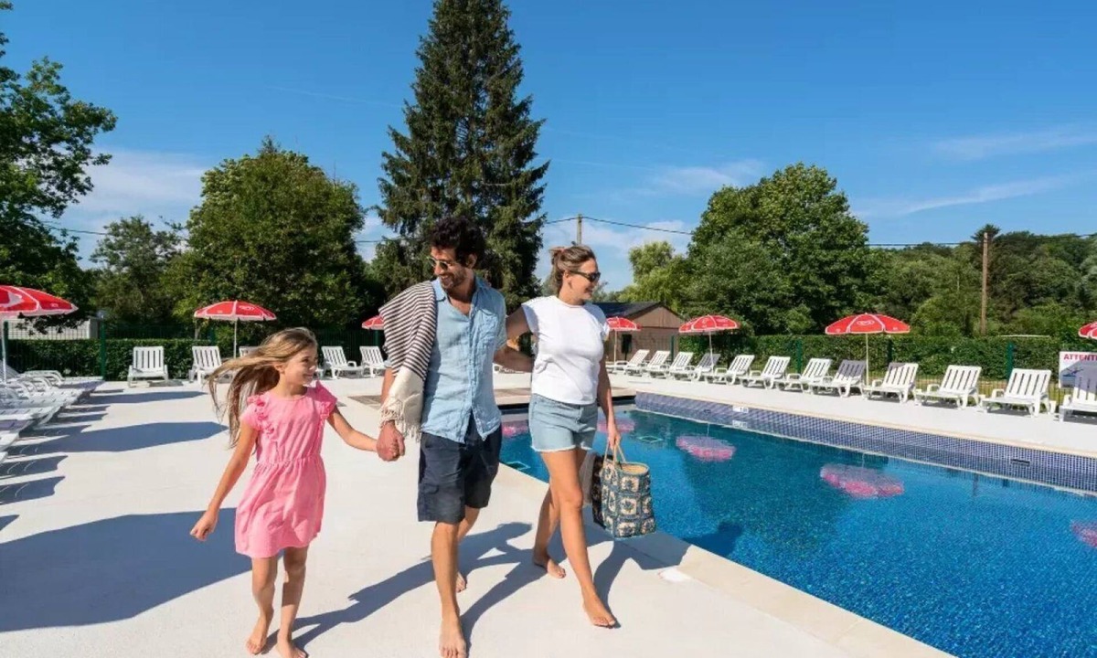 Nesles-la-Vallee House | ZEcamping 4* pet friendly avec piscine chauffée et pataugeoire