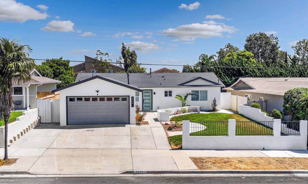 North Valley House | Zen Beach Retreat 5 bed/3 bath + detached office
