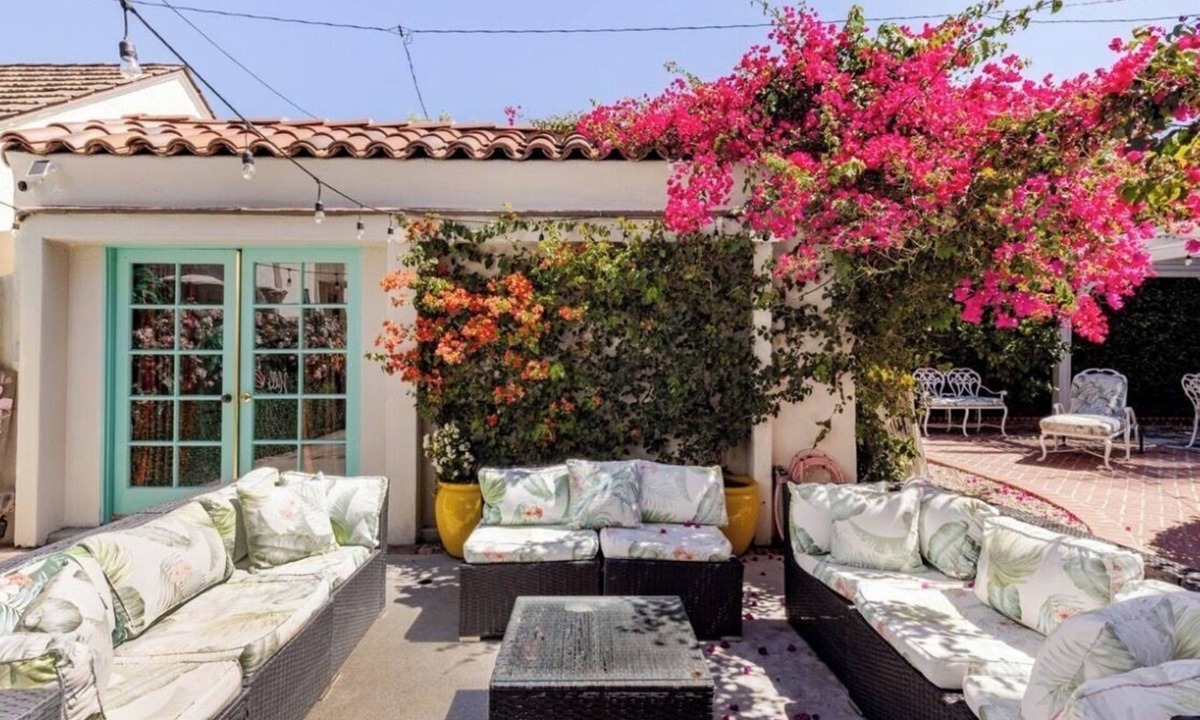 Beverly Hills Cottage | Zen Guess house