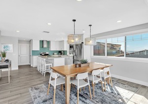 3565 - Luxurious, 50 feet to Ocean, roof deck