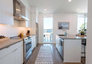 6BR Retreat · Walk to Downtown · Firepits + Patios