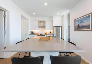 6BR Retreat · Walk to Downtown · Firepits + Patios