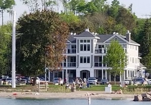 Condo in the heart of Sister Bay - Waterview!!!