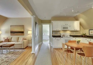 Historic Minneapolis Mansion- 3rd floor apartment