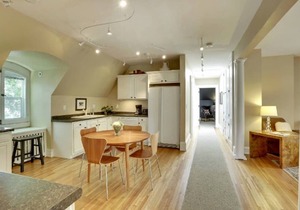 Historic Minneapolis Mansion- 3rd floor apartment