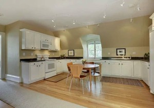 Historic Minneapolis Mansion- 3rd floor apartment