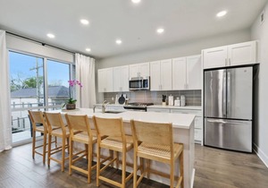 New Luxury 2 Bedroom Condo with Pool & Balcony