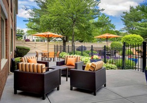 Pleasant Stay! FREE Parking, Pets Allowed Close to USS Constitution Museum!