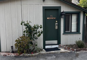 Single Queen Cottage