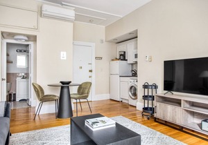 Sleek Back Bay 1BR w/W/D nr Newbury St, by Blueground
